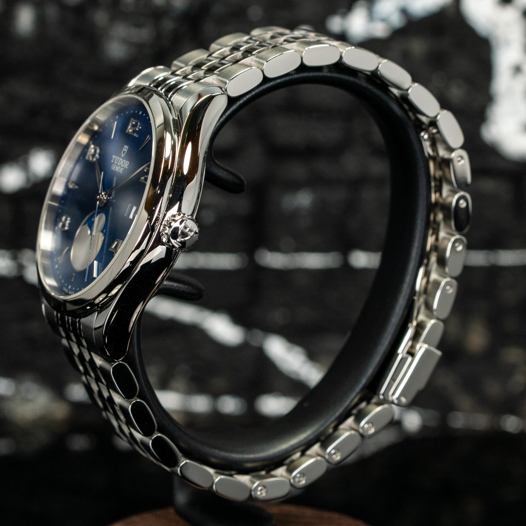 Tudor 1926 Luna Moonphase